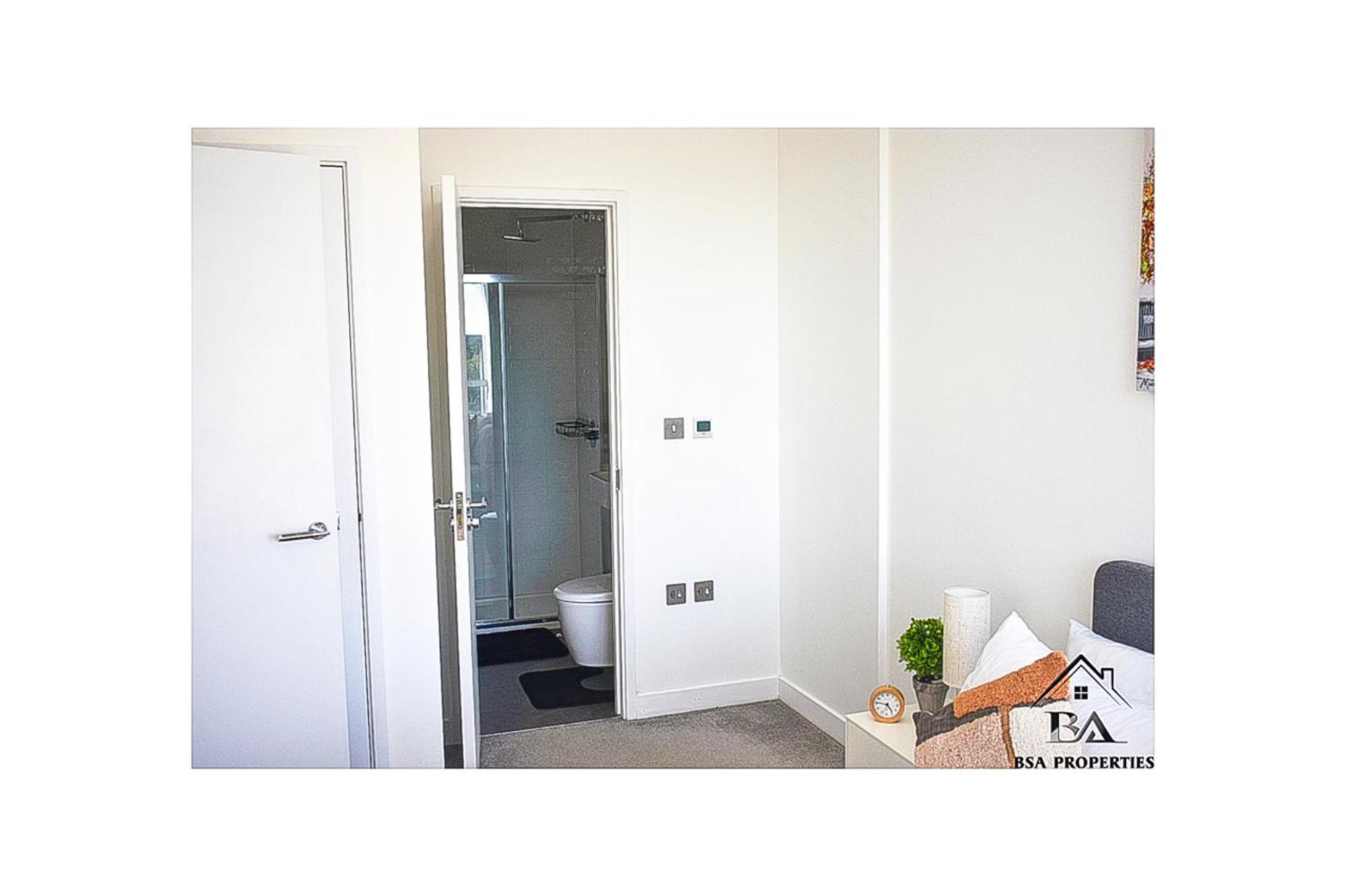 City Centre Apartment Close To Ascot & Legoland Sleep Upto 4 Guests - Parking On Request! 브랙넬 외부 사진