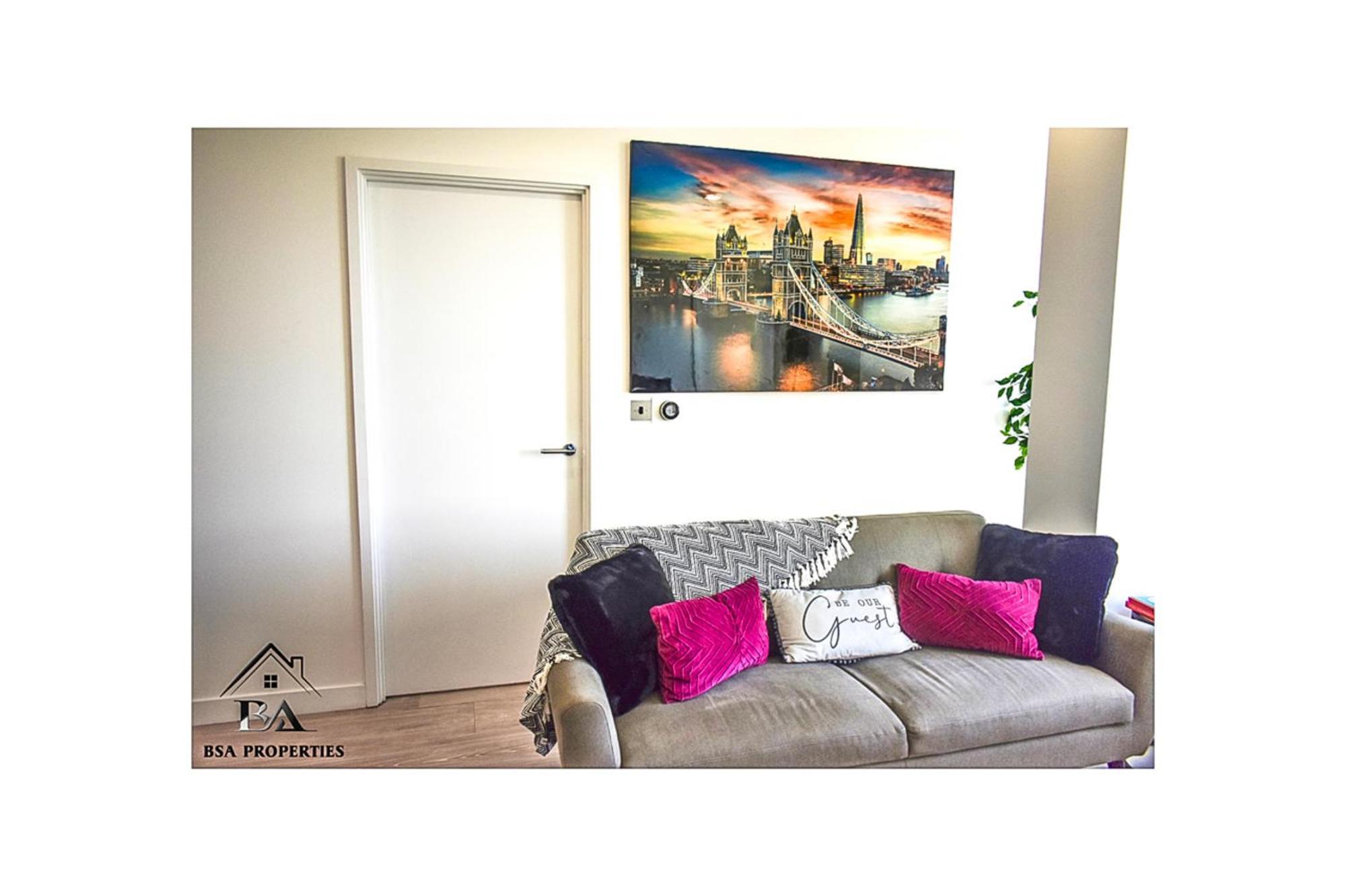 City Centre Apartment Close To Ascot & Legoland Sleep Upto 4 Guests - Parking On Request! 브랙넬 외부 사진