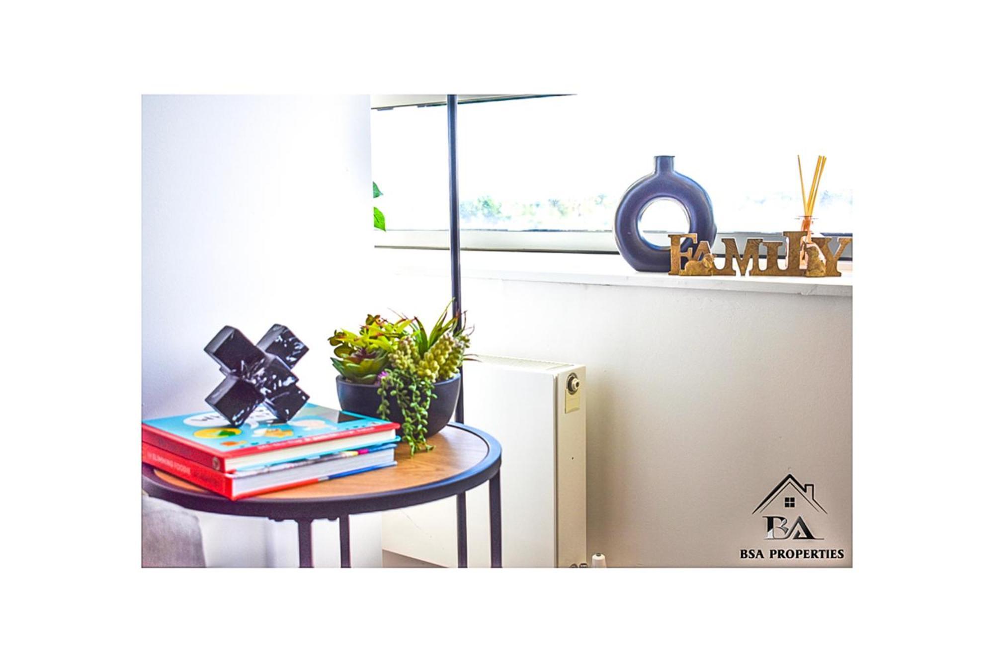City Centre Apartment Close To Ascot & Legoland Sleep Upto 4 Guests - Parking On Request! 브랙넬 외부 사진