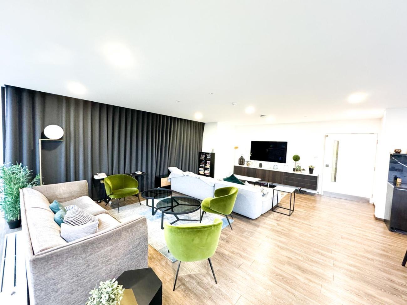 City Centre Apartment Close To Ascot & Legoland Sleep Upto 4 Guests - Parking On Request! 브랙넬 외부 사진