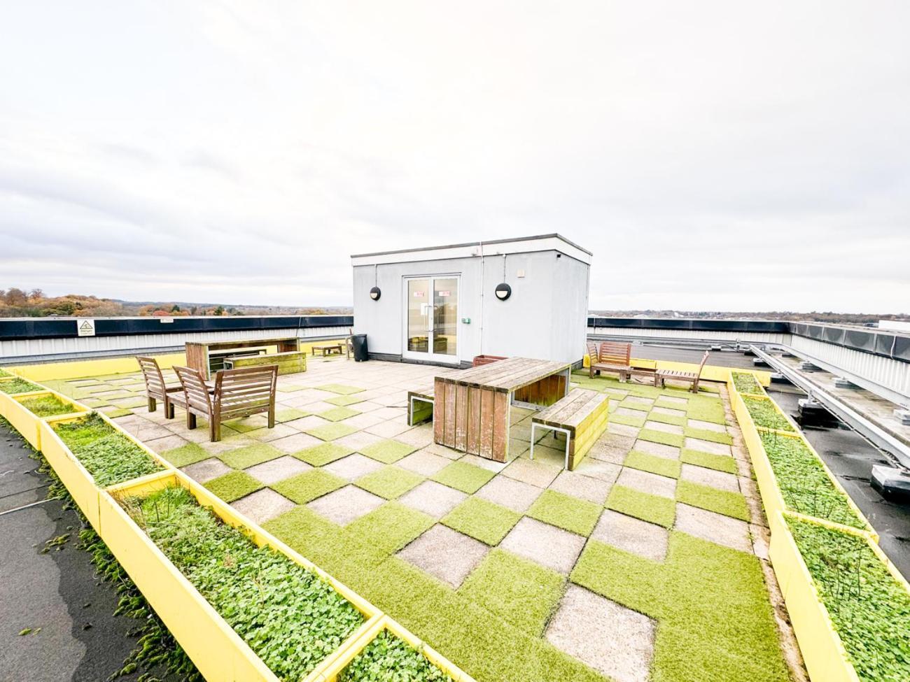City Centre Apartment Close To Ascot & Legoland Sleep Upto 4 Guests - Parking On Request! 브랙넬 외부 사진